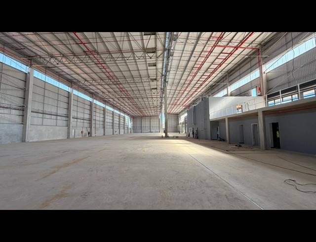 13,000M² WAREHOUSE TO LET IN LOUWLARDIA